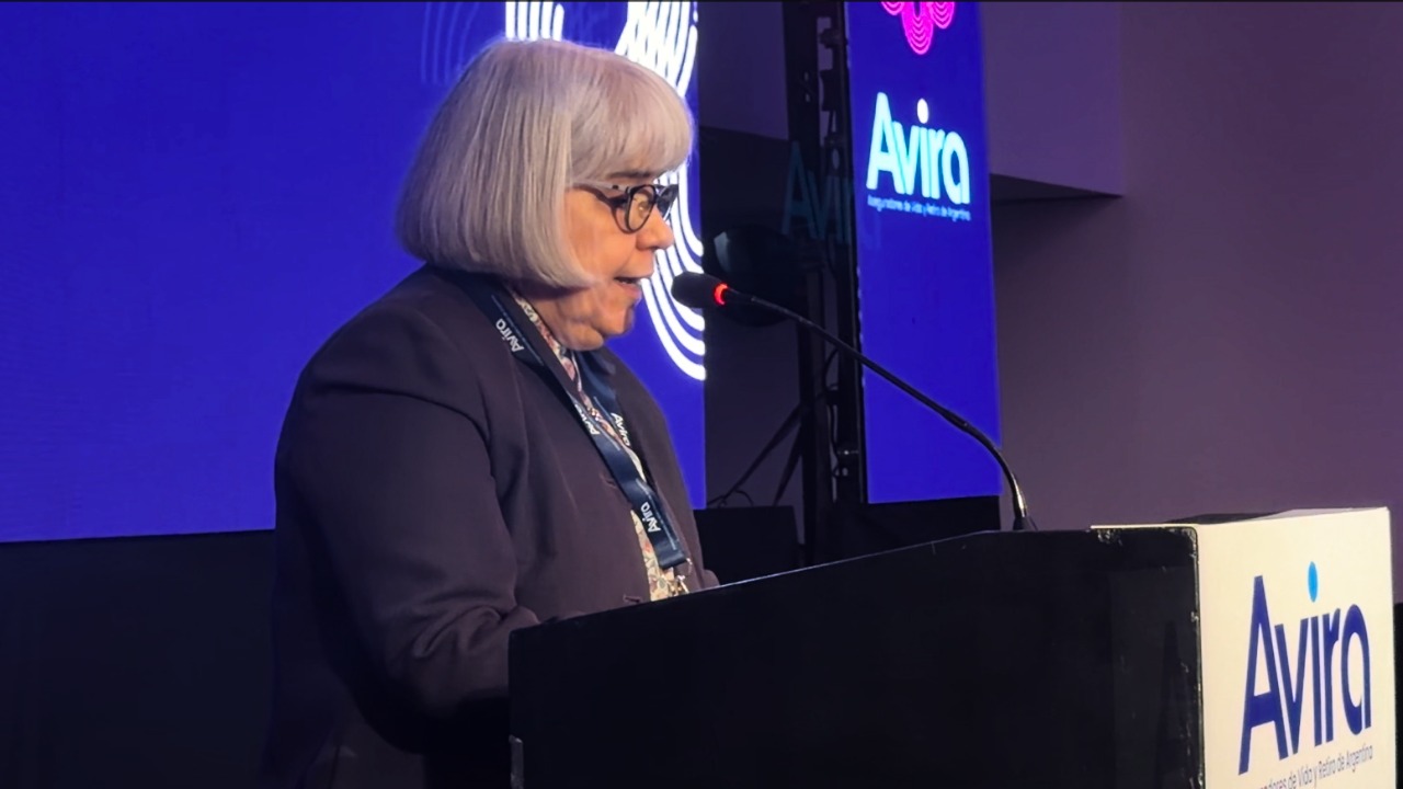 En la apertura del clásico encuentro de la industria, Irene Capusselli destacó el rol de los seguros de vida y retiro como motores de resiliencia social y desarrollo económico, al tiempo que remarcó los desafíos demográficos, el impacto de la tecnología y las demandas de incentivos fiscales y certidumbre regulatoria.